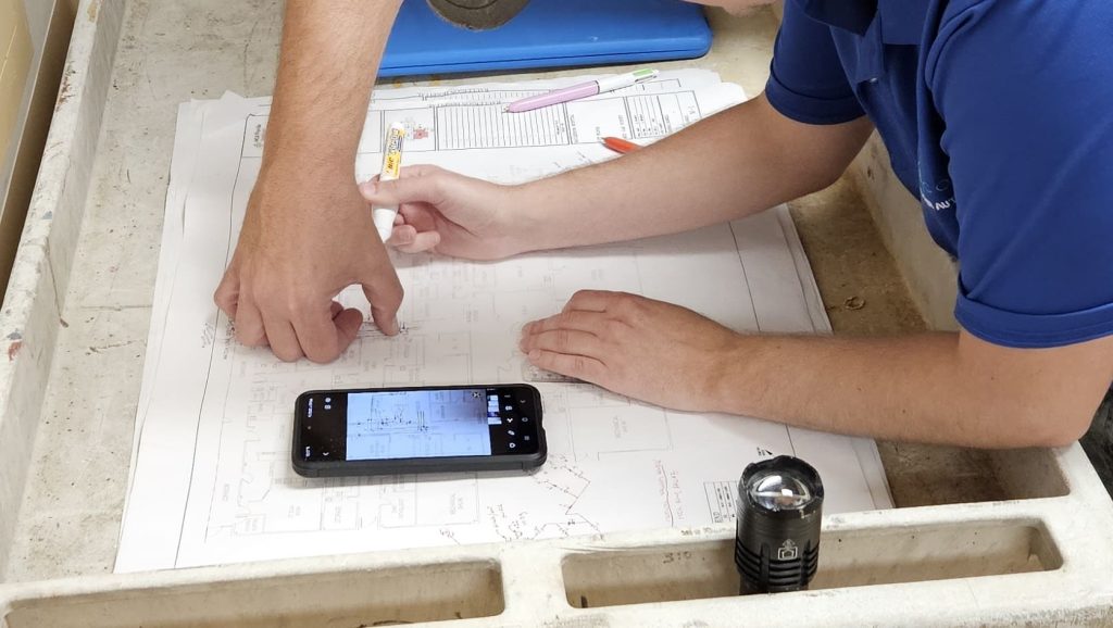 CAD-piping-Surveyor - HydroCorp CAD-piping-Surveyor - 10 Steps to Preserving Hospital Legacy Knowledge of Piping Infrastructure - HydroCorp - HydroCorp