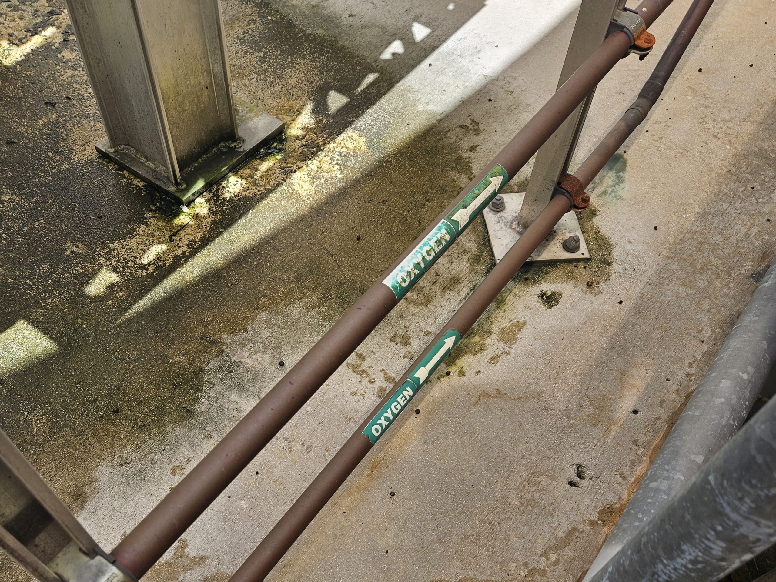 Oxygen-Med-Gas-Piping-CROP - HydroCorp Oxygen-Med-Gas-Piping-CROP - The Hazards of Unlabeled or Incorrectly Labeled Piping Systems - HydroCorp - HydroCorp